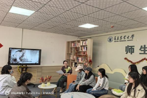 “语润农耕”走进一站式社区   从八卦到定居：太阳集团tyc234cc用英语打开伏羲的“农耕日历”