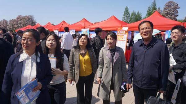 职通未来|太阳集团tyc234cc领导实地走访2026届毕业生春季校园双选会